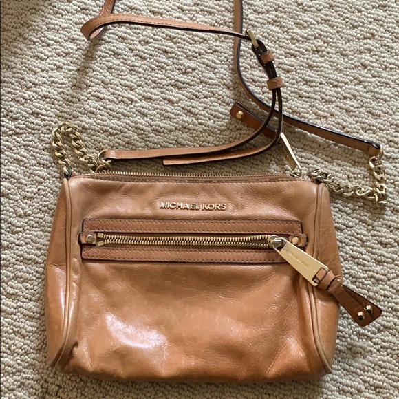 Michael Kors Handbags - Michael Kors Cross body